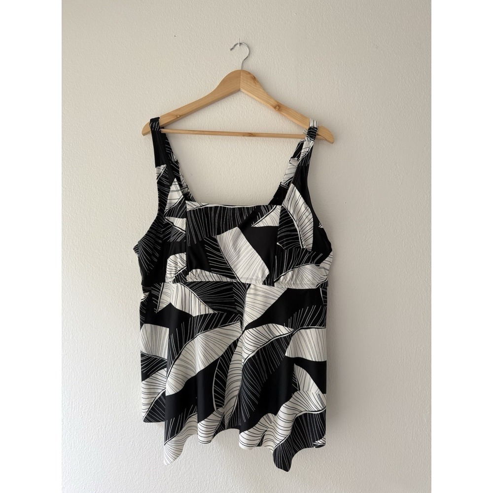 Kona Sol Women's Square Neck Sharkbite Hem Tankini Top Black & White Leaf Sz 20W
